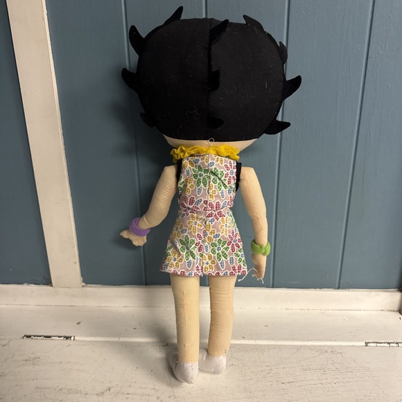 Betty Boop Plush Doll 12" 2008 Collectible Toy Retro 70s Hippie Flower Power - Picture 5 of 5